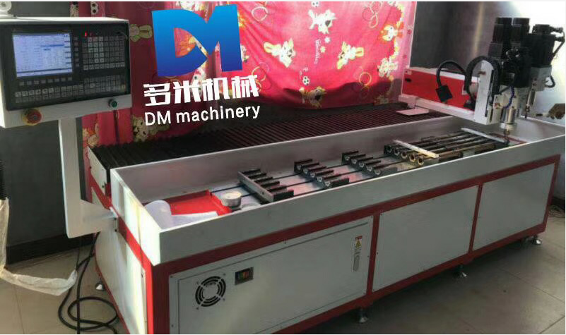 自動(dòng)鑽(zuān)孔(kǒng)機(jī)