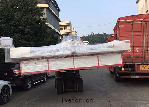 2030DDT熱熔自(zì)動(dòng)鑽孔機(jī)出貨河北(běi)!