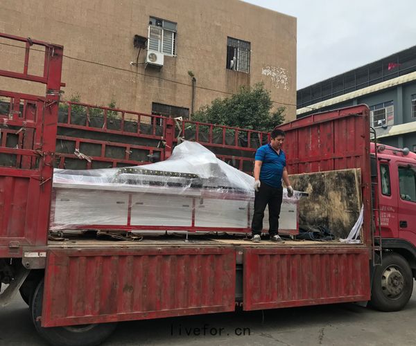 山東(dōng)客(kè)戶訂購(gòu)型材(cái)鑽孔機一台！